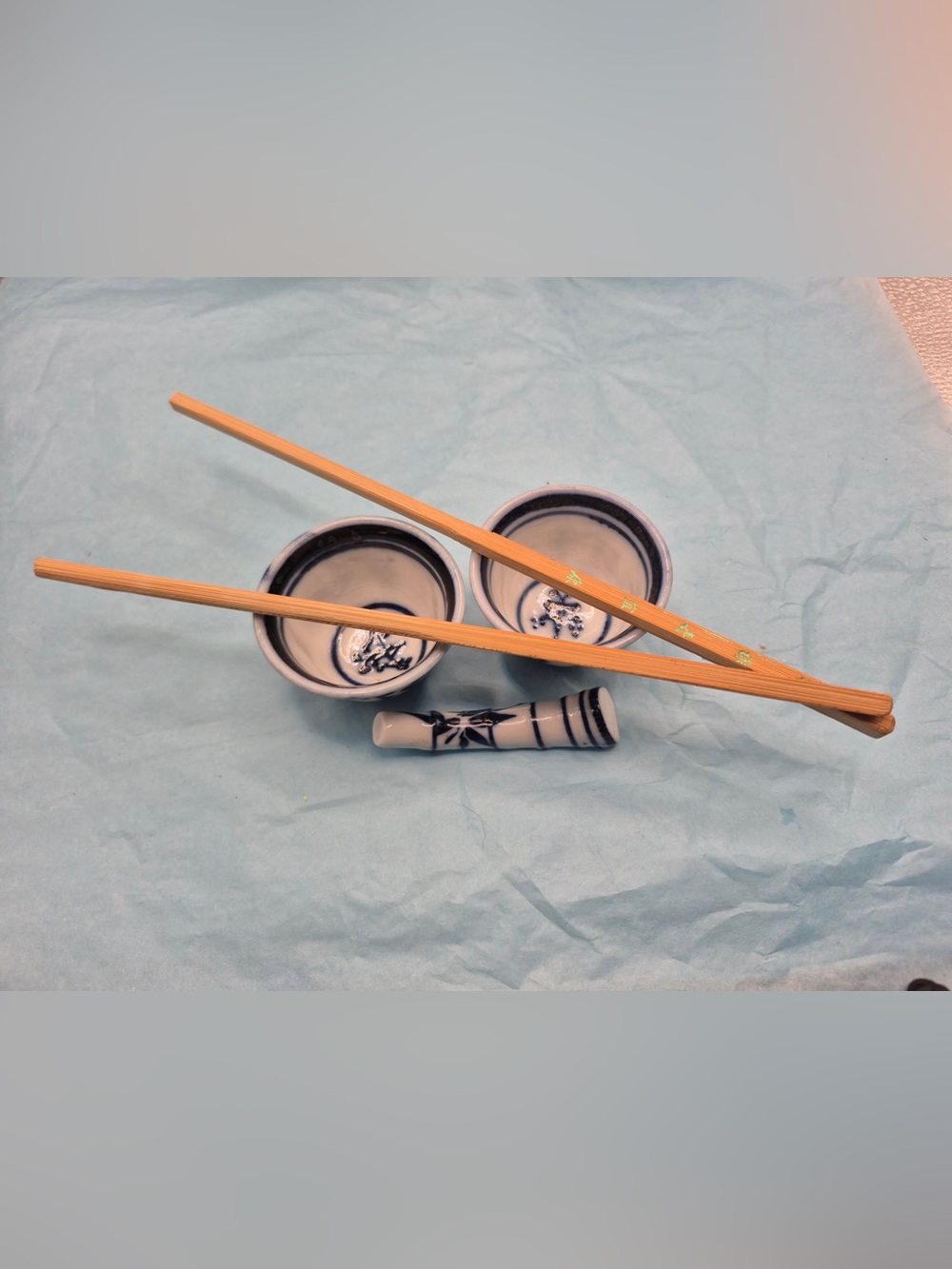 Asian Dish Set - 2 Chinese Tea / Sauce Cups, Bamboo Chopsticks & Hashioki Rest